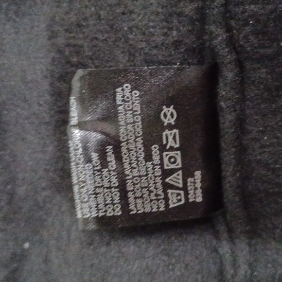 3M black knit beanie. Used, but barely. I hand washed & sanitized it. - Picture 7 of 7